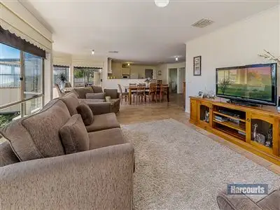 Fifth view of Homely house listing, 2 Outlook Drive, Drouin VIC 3818