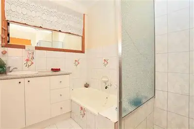 Fifth view of Homely house listing, 2 Kathryn Avenue, Lalor VIC 3075