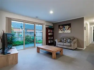 Sixth view of Homely house listing, 27 Penshurst Way, Cranbourne North VIC 3977
