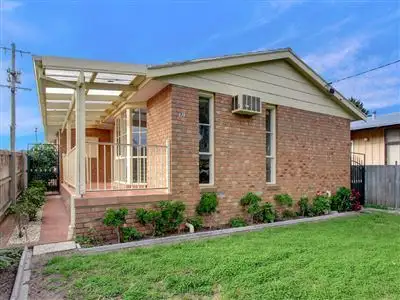 121 First Avenue, Rosebud VIC 3939