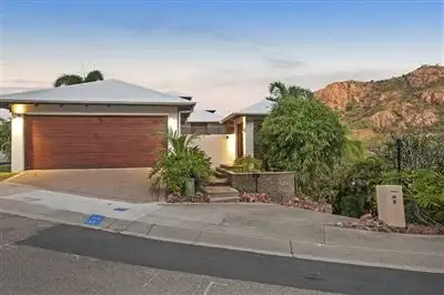 Second view of Homely house listing, 7a Glamis Court, Castle Hill QLD 4810