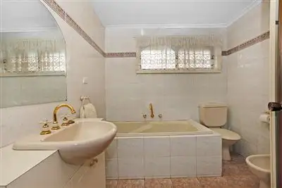 Sixth view of Homely house listing, 1 Daryl Court, Lalor VIC 3075