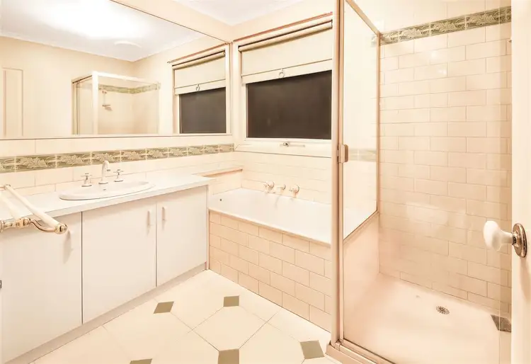 Fifth view of Homely house listing, 5 Solander Court, Roxburgh Park VIC 3064
