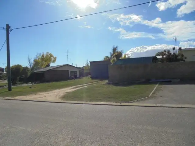 4 Osborne Way, Port Denison WA 6525