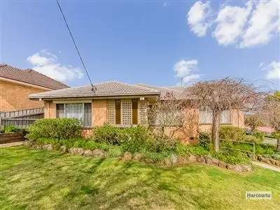 8 Armstrong Avenue, Drouin VIC 3818