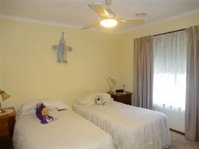 Fifth view of Homely house listing, 1/49 Hulme Drive, Wangaratta VIC 3677