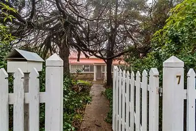 7 Sheoak Road, Belair SA 5052