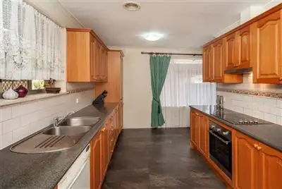 Sixth view of Homely house listing, 10 Ashdown Court, Lalor VIC 3075