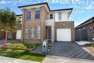 8 Stawell Street, Ropes Crossing NSW 2760