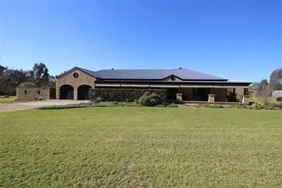 63 Back Brawlin Road, Cootamundra NSW 2590