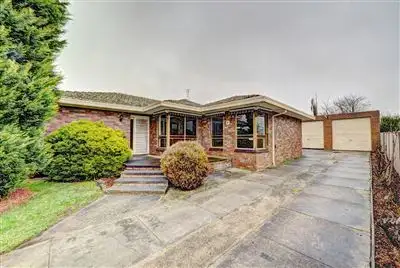 4 Maxlyn Avenue, Ballarat East VIC 3350