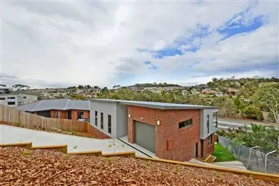 33 Norfolk Drive, Howrah TAS 7018
