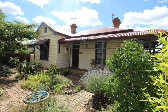 58 Crown Street, Cootamundra NSW 2590