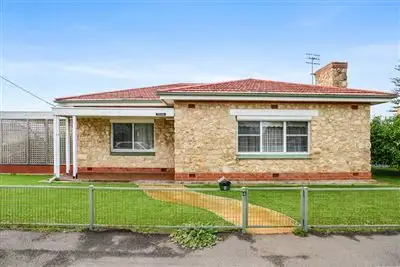4 Granite Street, Victor Harbor SA 5211