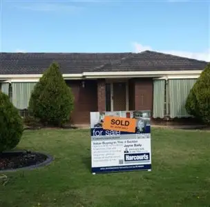 4 Leawarra Ave, Seaford SA 5169