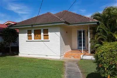 11 Davis Street, Redcliffe QLD 4020