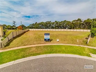 9 Crystal Court, Drouin VIC 3818