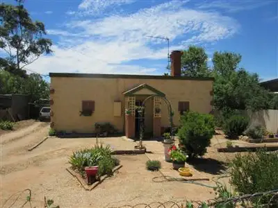 31 Bourke Street, Peterborough SA 5422