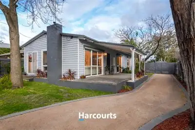 10 Admans Avenue, Seaford VIC 3198