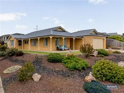42 Walker Drive, Drouin VIC 3818