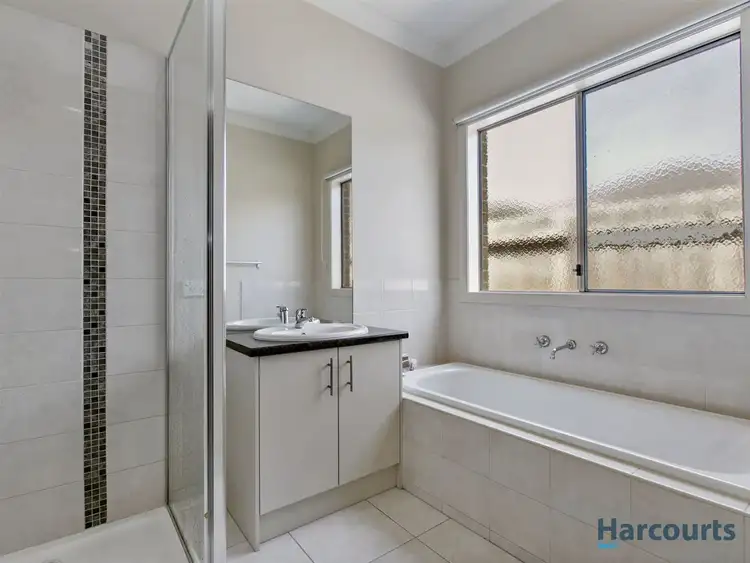 Fifth view of Homely house listing, 6 Jane Court, Drouin VIC 3818