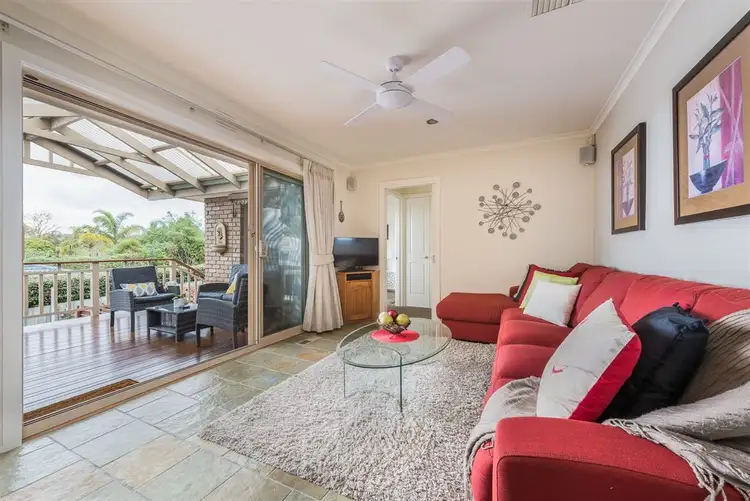 Sixth view of Homely house listing, 10 Tulkara Grove, Vermont VIC 3133