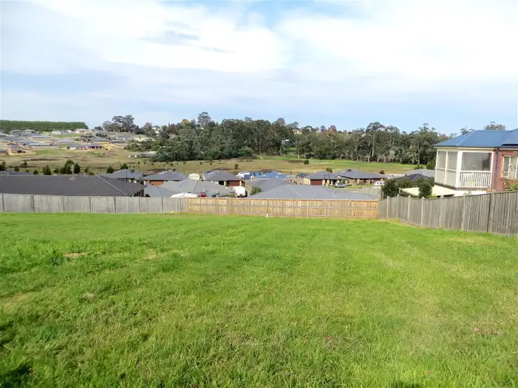 16 Monica Drive, Drouin VIC 3818