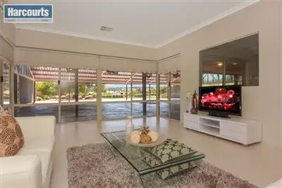 111 Sussex Bend, Lower Chittering WA 6084