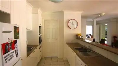 Sixth view of Homely unit listing, 4/100 Cotlew Street East, Southport QLD 4215