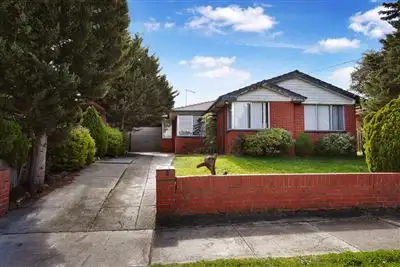 5 Narrumburn Road, Clayton South VIC 3169