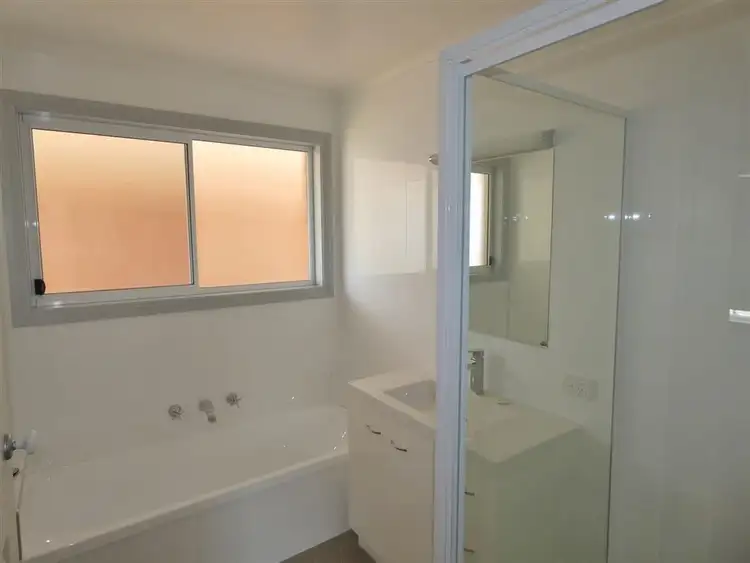 Fourth view of Homely unit listing, 6/122 Craig Avenue, Warracknabeal VIC 3393