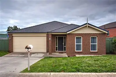 7 Bennett Street, Canadian VIC 3350