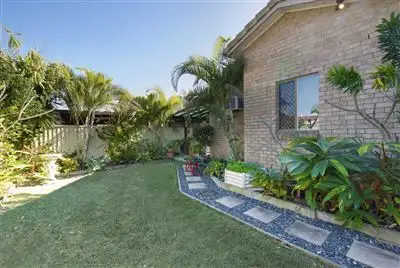 1/12 Avi Court, Labrador QLD 4215