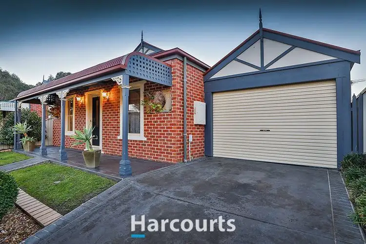 8 Honeysuckle Close, Pakenham VIC 3810