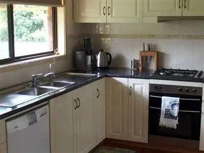 Second view of Homely house listing, 2 Iris Court, Wangaratta VIC 3677