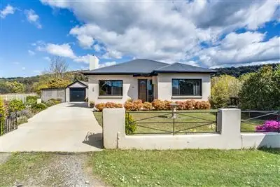 49 Weld street, Beaconsfield TAS 7270