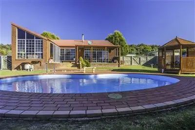 34 Douglas Street, Beaconsfield TAS 7270