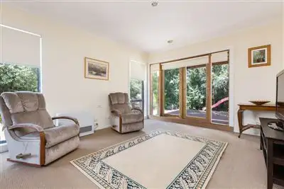 Sixth view of Homely house listing, 2 Lorne Court, Berwick VIC 3806