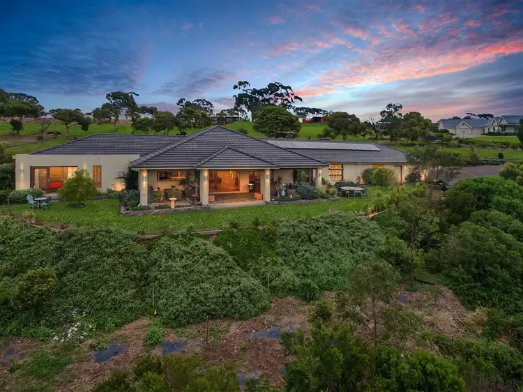 30 Eva Place, Lovely Banks VIC 3213