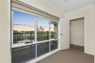 Sixth view of Homely house listing, 4/32 Sandlewood Lane, Sanctuary Lakes VIC 3030