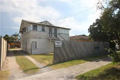 10 Central Street, Labrador QLD 4215