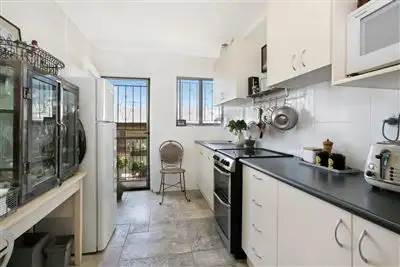 Main view of Homely unit listing, 6/84 Stuart Street, Bulimba QLD 4171