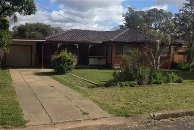 19 MERINDAH AVENUE, Manilla NSW 2346