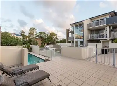 4/8 Proud Street, Labrador QLD 4215