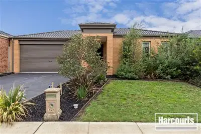 104 William Thwaites Boulevard, Cranbourne North VIC 3977