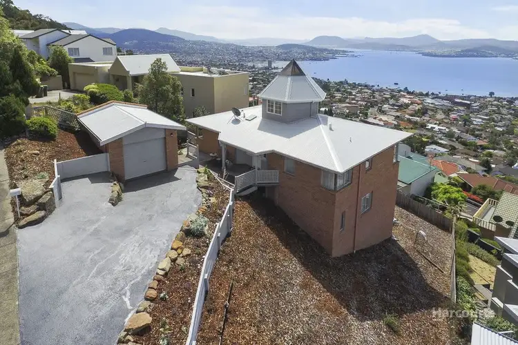 37 Nicholas Drive, Sandy Bay TAS 7005