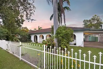 16 Heatleys Parade, Belgian Gardens QLD 4810