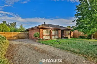 Second view of Homely house listing, 11 Diane Close, Pakenham VIC 3810