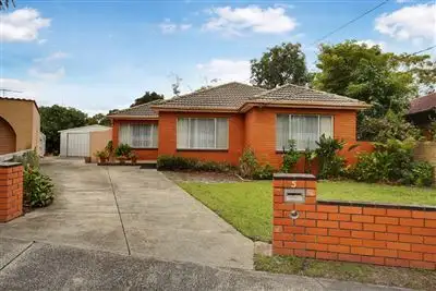 Second view of Homely house listing, 5 Kaybrook Court, Oakleigh South VIC 3167