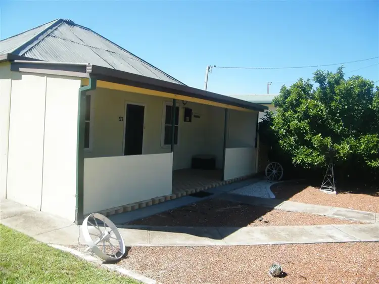 93 Berthong Street, Cootamundra NSW 2590